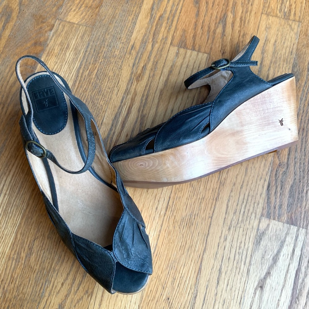 🔥 Frye Blair peep toe leather strap wood block platform wedges sandals